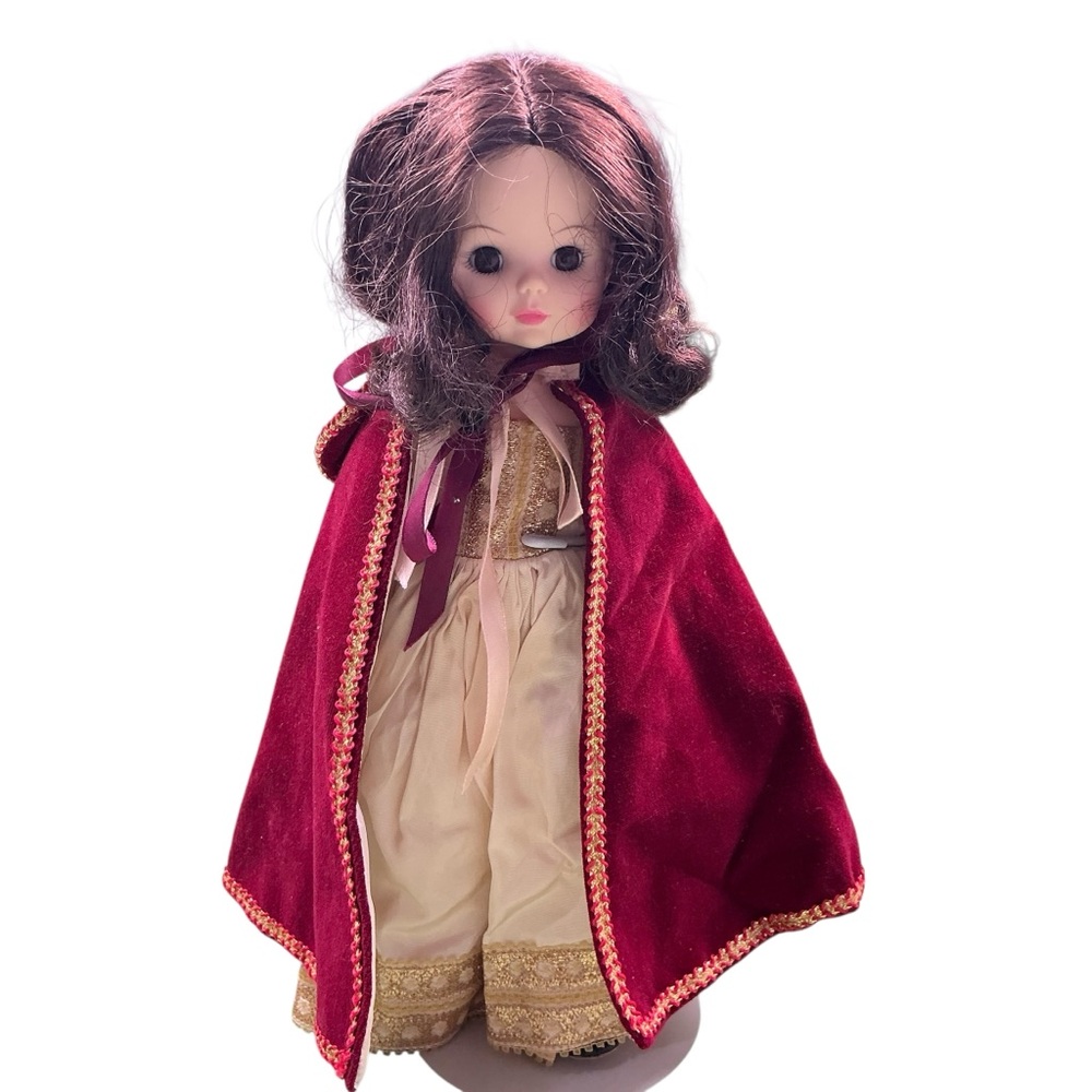 Vintage Madame Alexander Snow White 13 in doll with stand USA